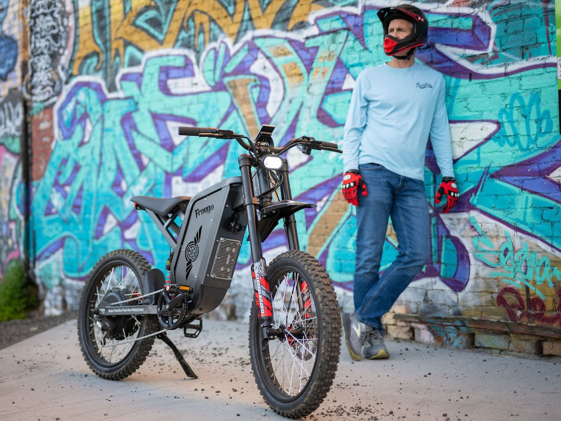 marca de e-bike Freego X2 Pro en una escena exterior de manejo