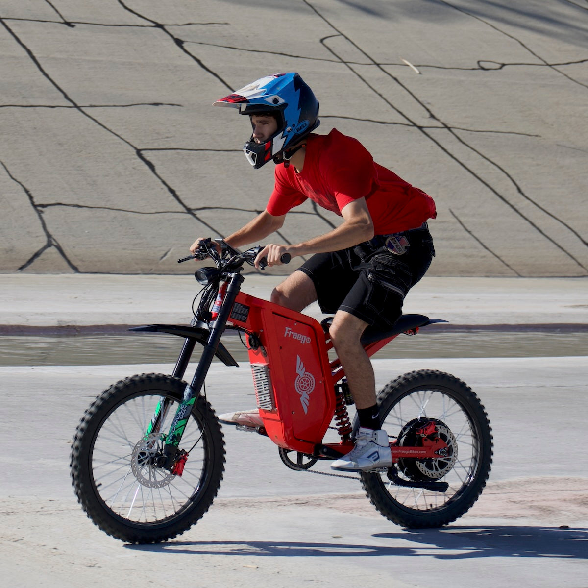 Freego X2 Pro All-Terrain Dirt eBike Red Human Riding
#color_red-limited